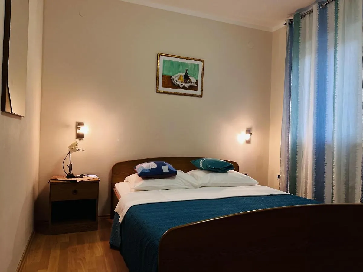 Apartmani Ivica Krk Town 0*,